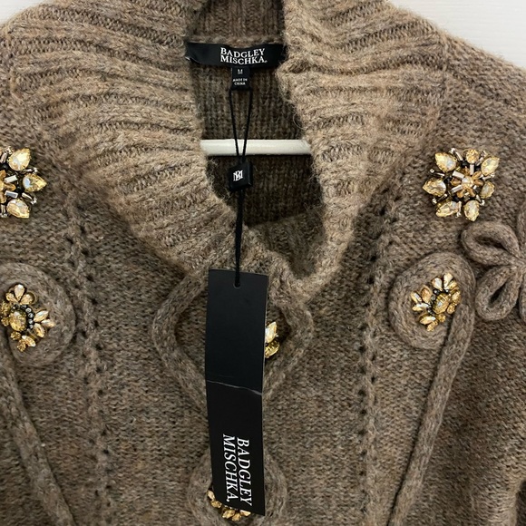 NEW Badgley Mischka Embellished Sweater. Heather Oatmeal, Size Medium. - Picture 2 of 5